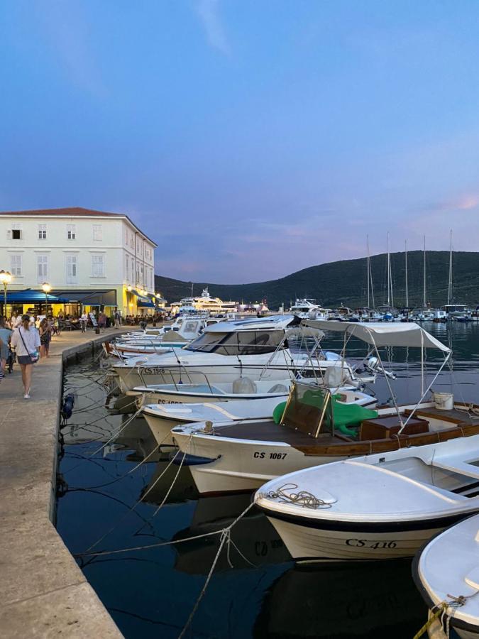 Apartment Augustini Cres Exterior photo