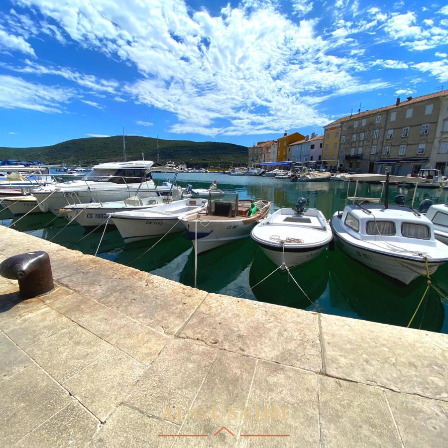 Apartment Augustini Cres Exterior photo